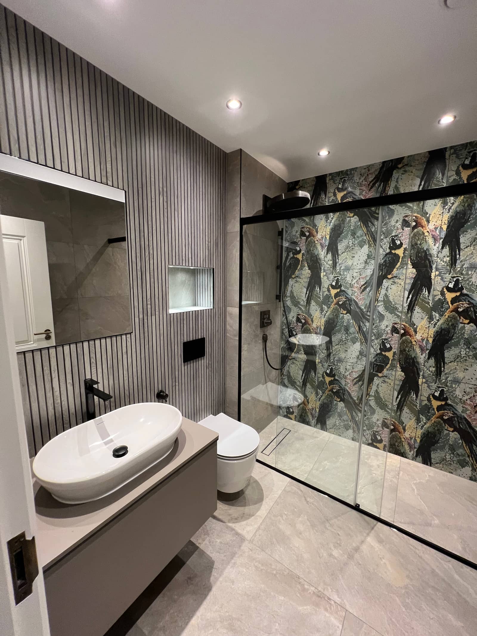 Bathroom Parrots 1600 - Bathroom refurbishment project by SpaceRise Lofts