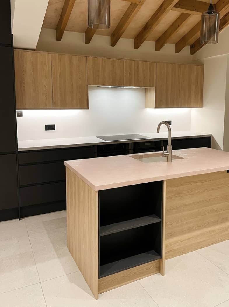 Extension Black Kitchen 1600 - Kitchen extension project by SpaceRise Lofts